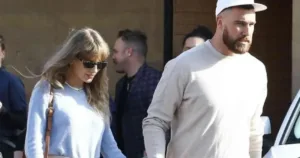 Taylor Swift’s Bold Moves vs. Travis Kelce’s Hesitance: A Beach Love Story Unraveled!