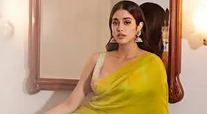 Read more about the article Has Janhvi Kapoor Confirmed Her Relationship with Shikhar Pahariya with a Necklace?